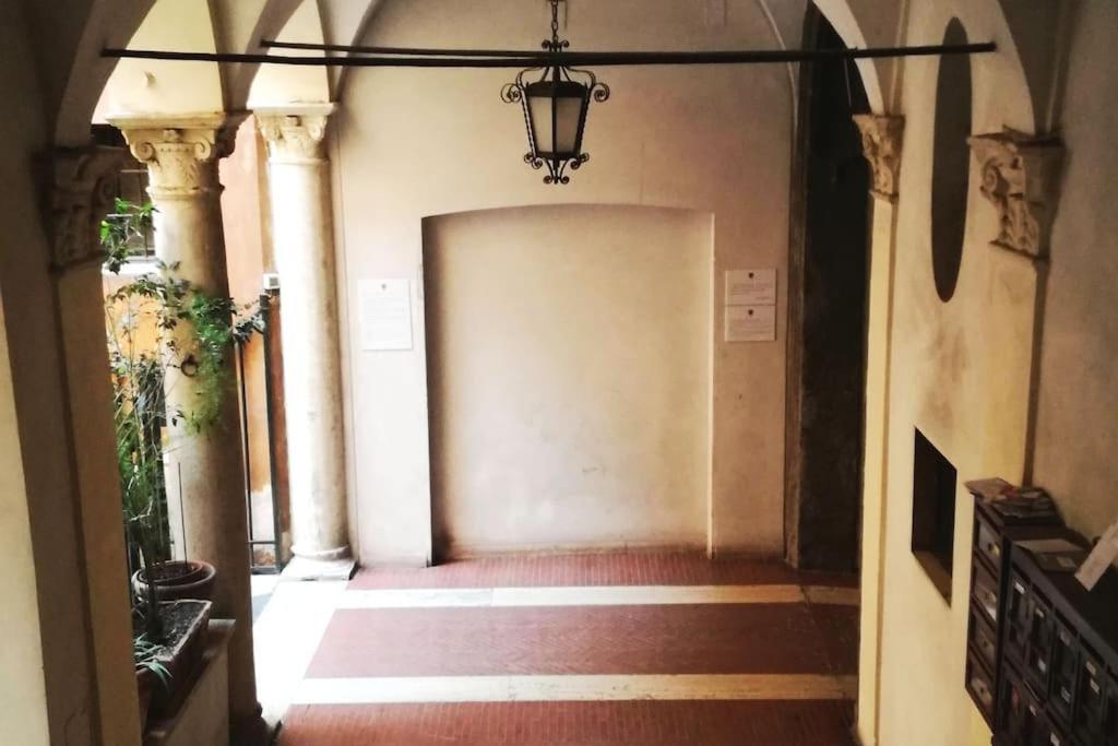 In A 1400s Building In Via Dei Coronari Piazza Navona