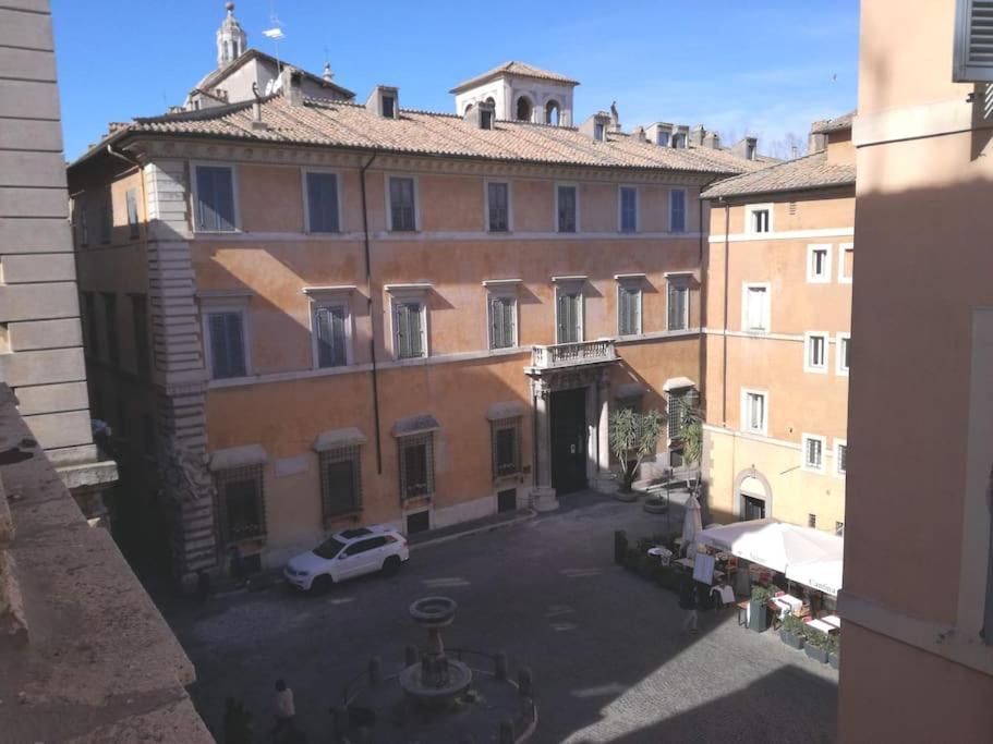 In A 1400s Building In Via Dei Coronari Piazza Navona Rom