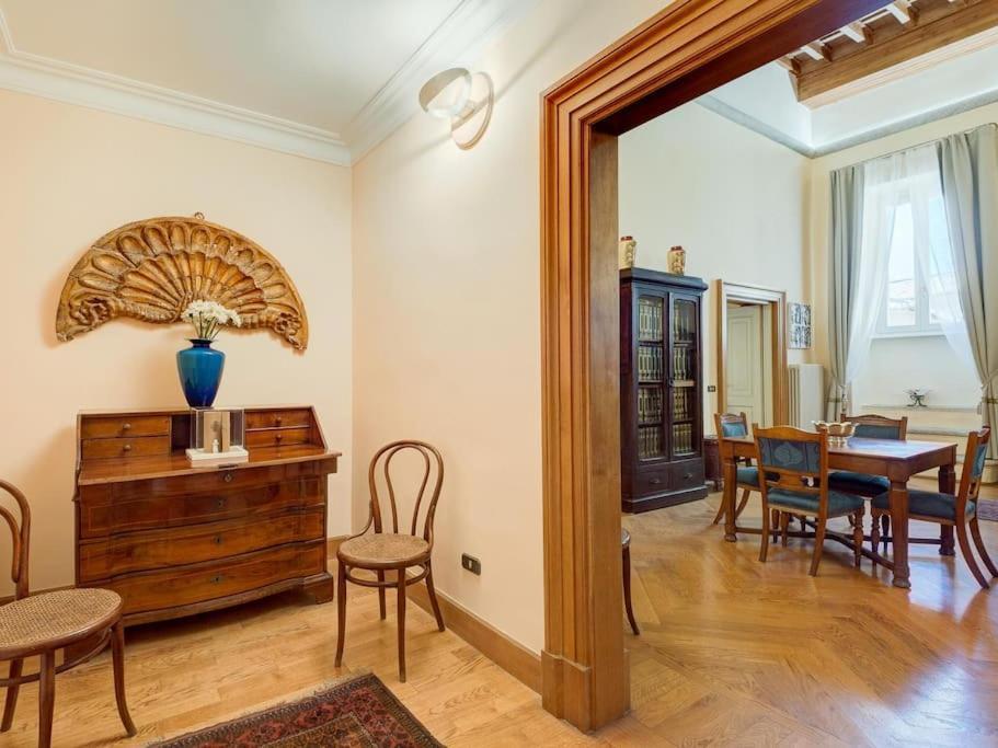 In A 1400s Building In Via Dei Coronari Piazza Navona Ferienhaus Rom