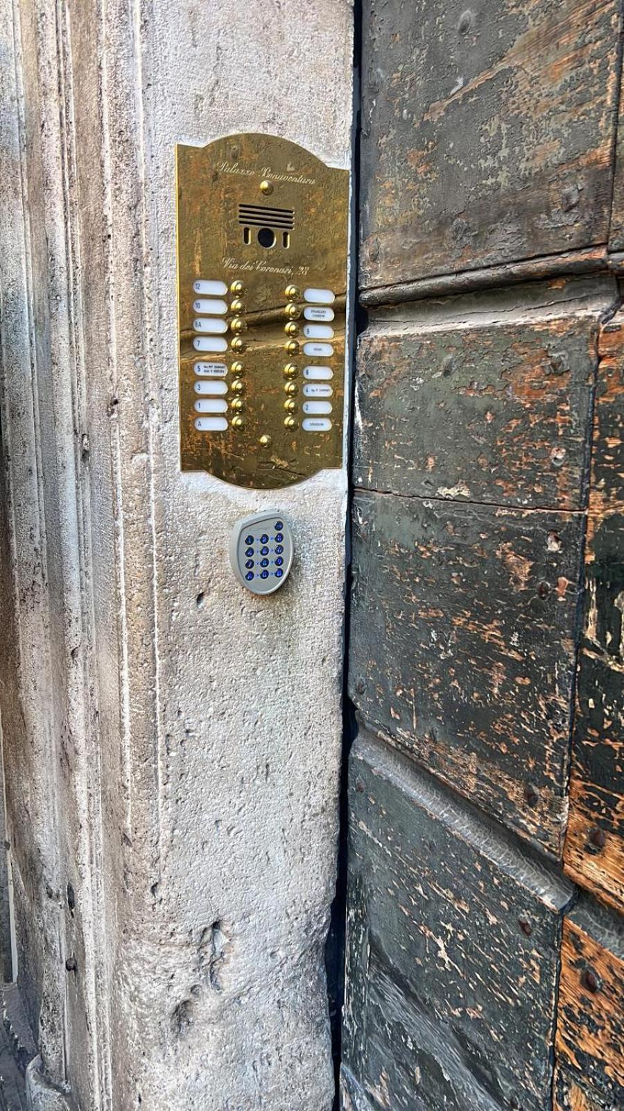 In A 1400s Building In Via Dei Coronari Piazza Navona Rom